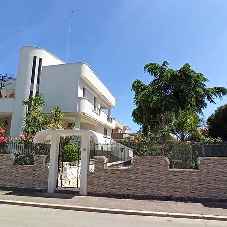 Villa Mary - Apartments Trani Exteriér fotografie