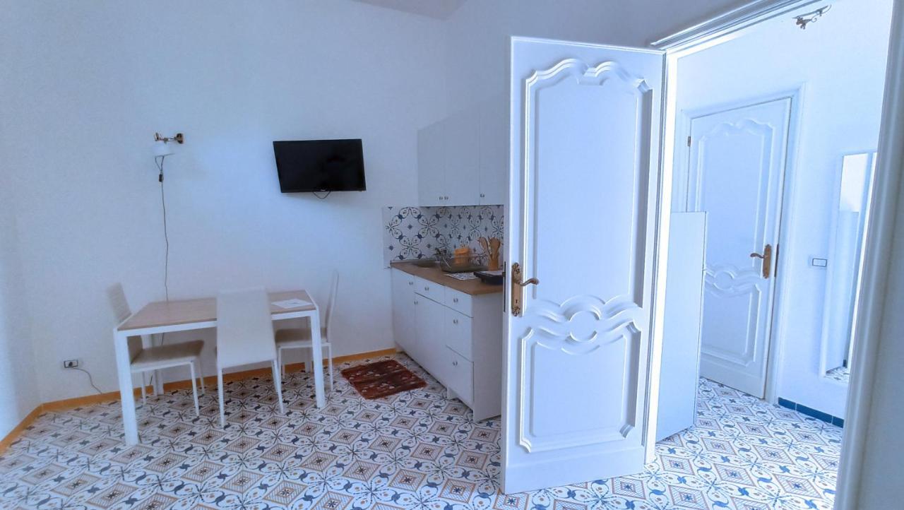 Villa Mary - Apartments Trani Exteriér fotografie