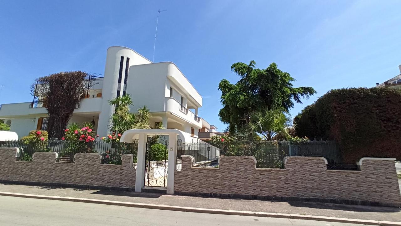 Villa Mary - Apartments Trani Exteriér fotografie